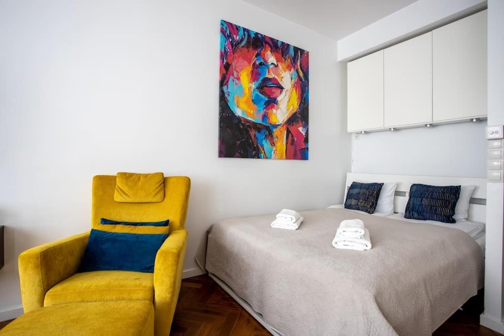 Close-Urban Chic - City Center - Cozy Apartment - Zurawia
