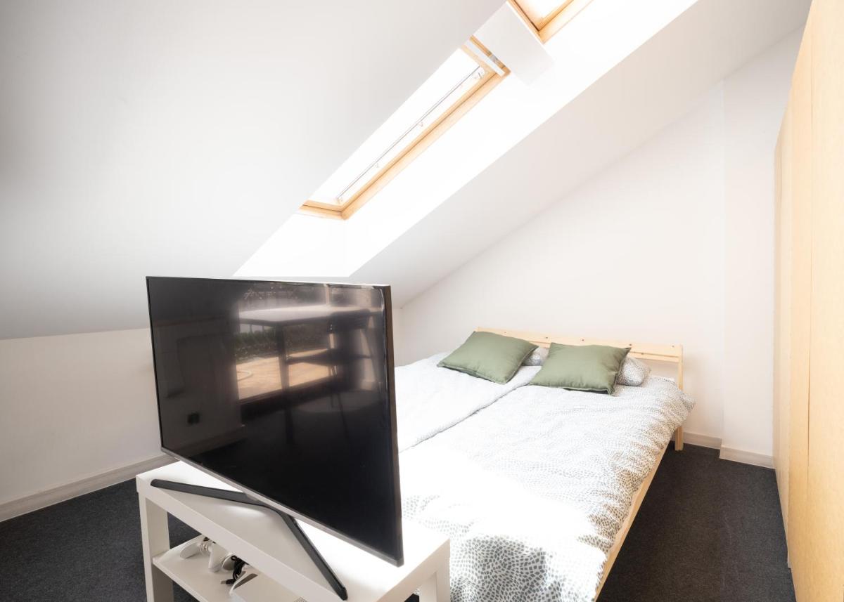 GoldenLion Apartments