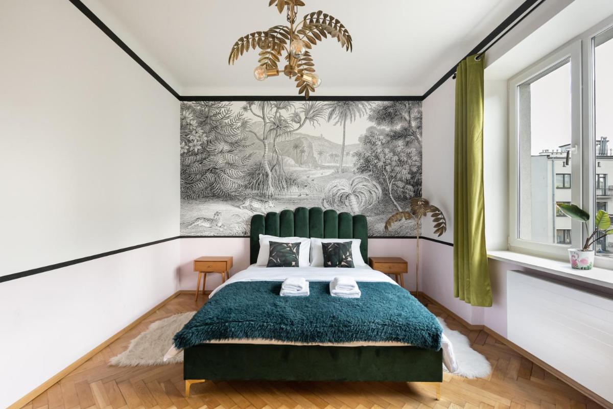 Grochowska Urban Jungle Apartment