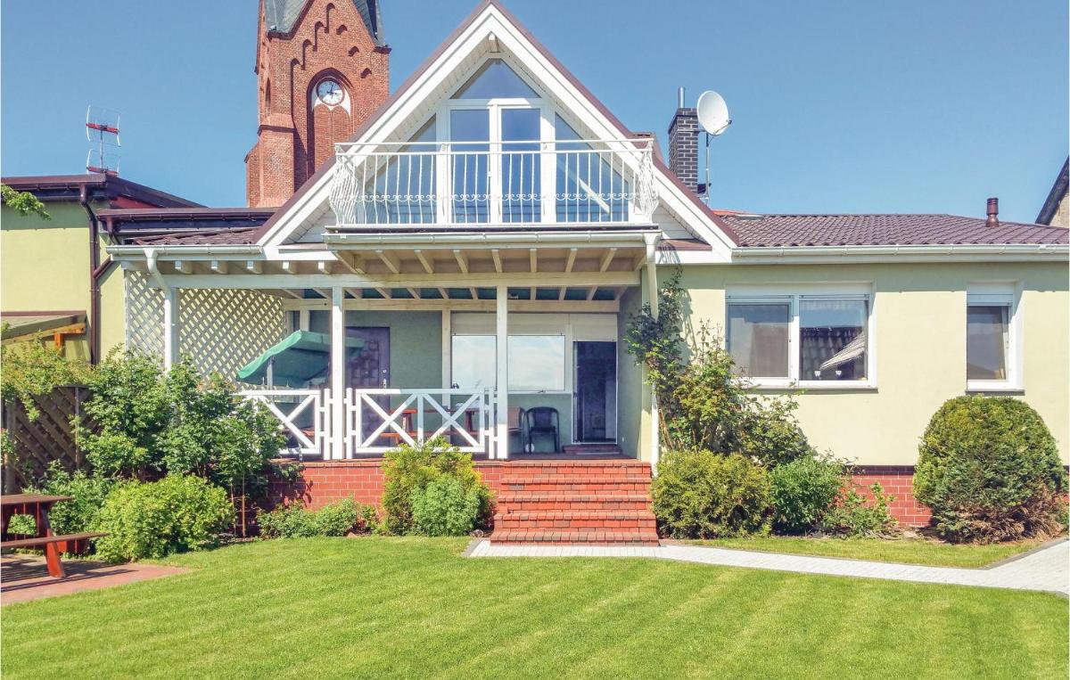 4 Bedroom Amazing Home In Nowe Warpno