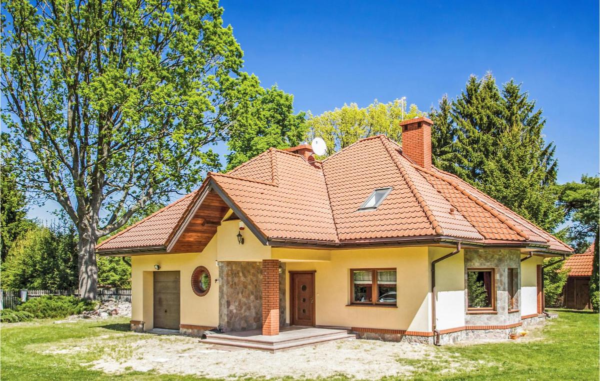 5 Bedroom Amazing Home In Pisz