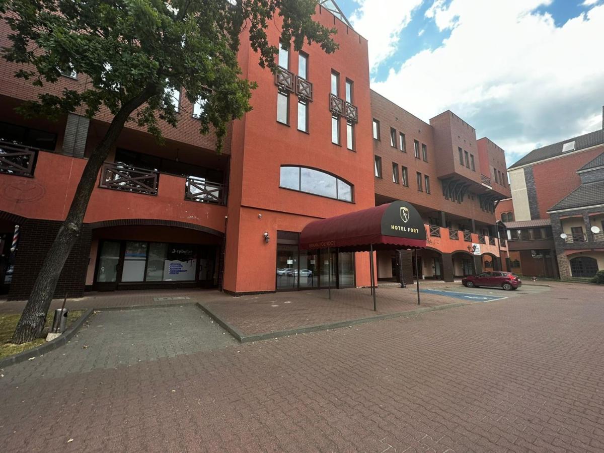 Hostel Bialoleka - Darmowy parking, szybkie Wifi!