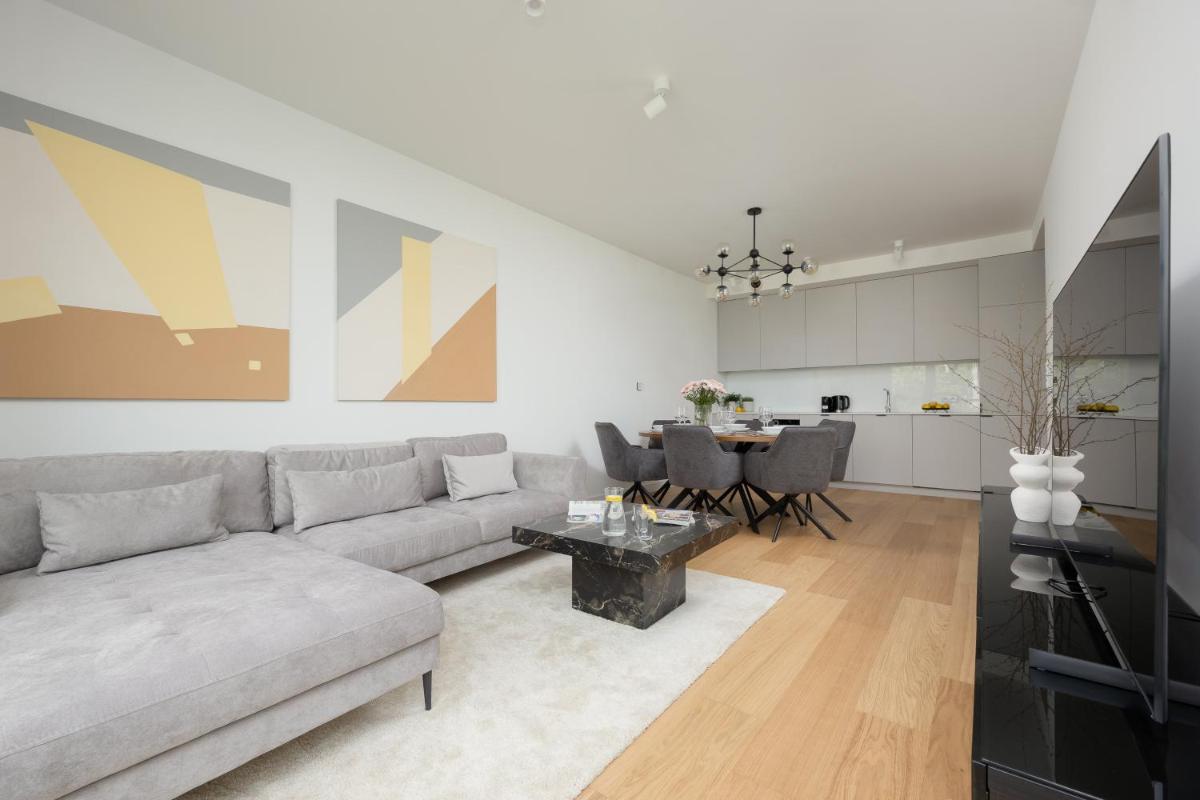 Luxurious and Modern Apartments in Warsaw City Center with Parking by Renters Prestige