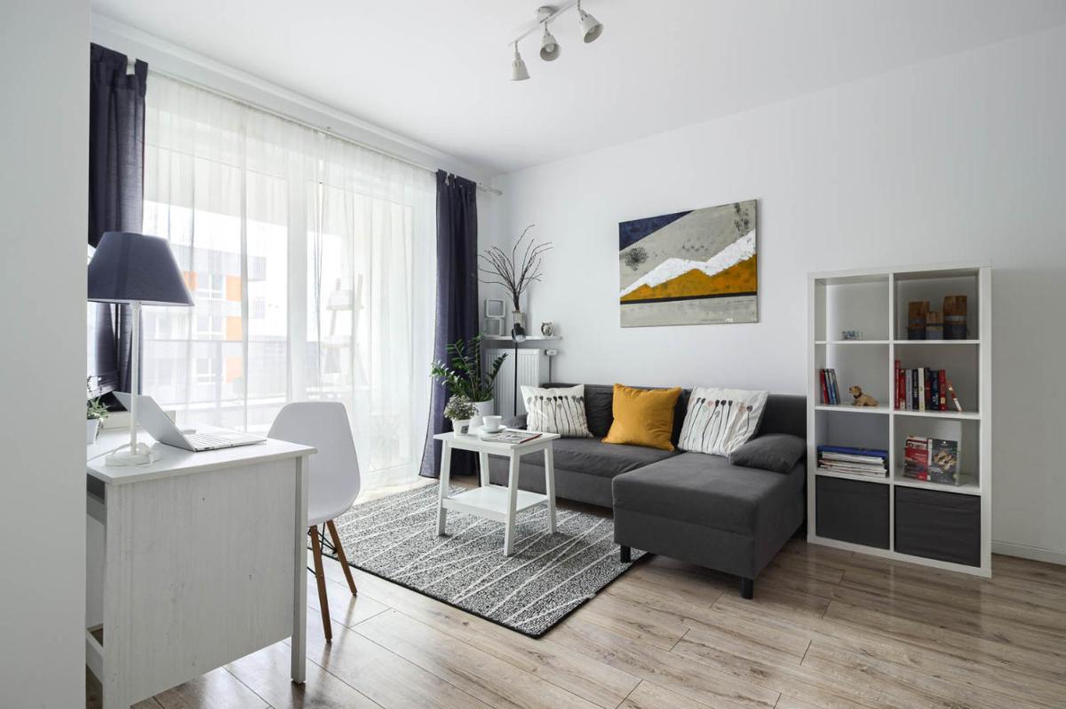 M&R Apartament Airport&Business Premium Komputerowa - underground garage - free WiFi - Netflix - self check-in - 5 min from Chopin Airport