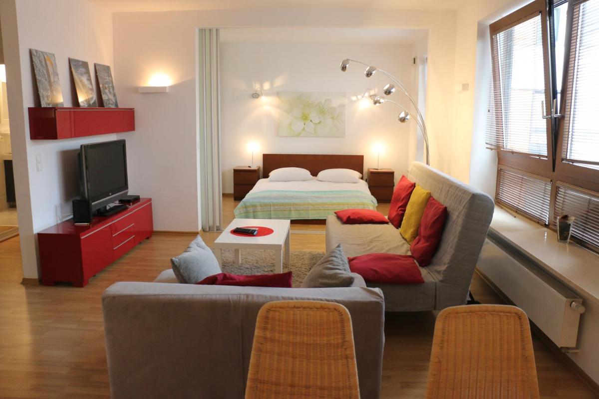 Center - Atelier Residence