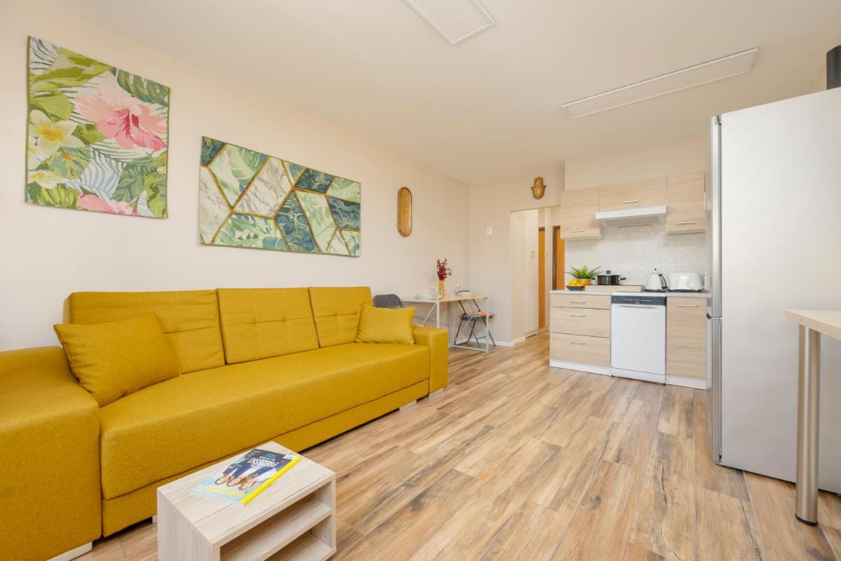 Żoliborz Modern Apartment 8th Floor by Noclegi Renters