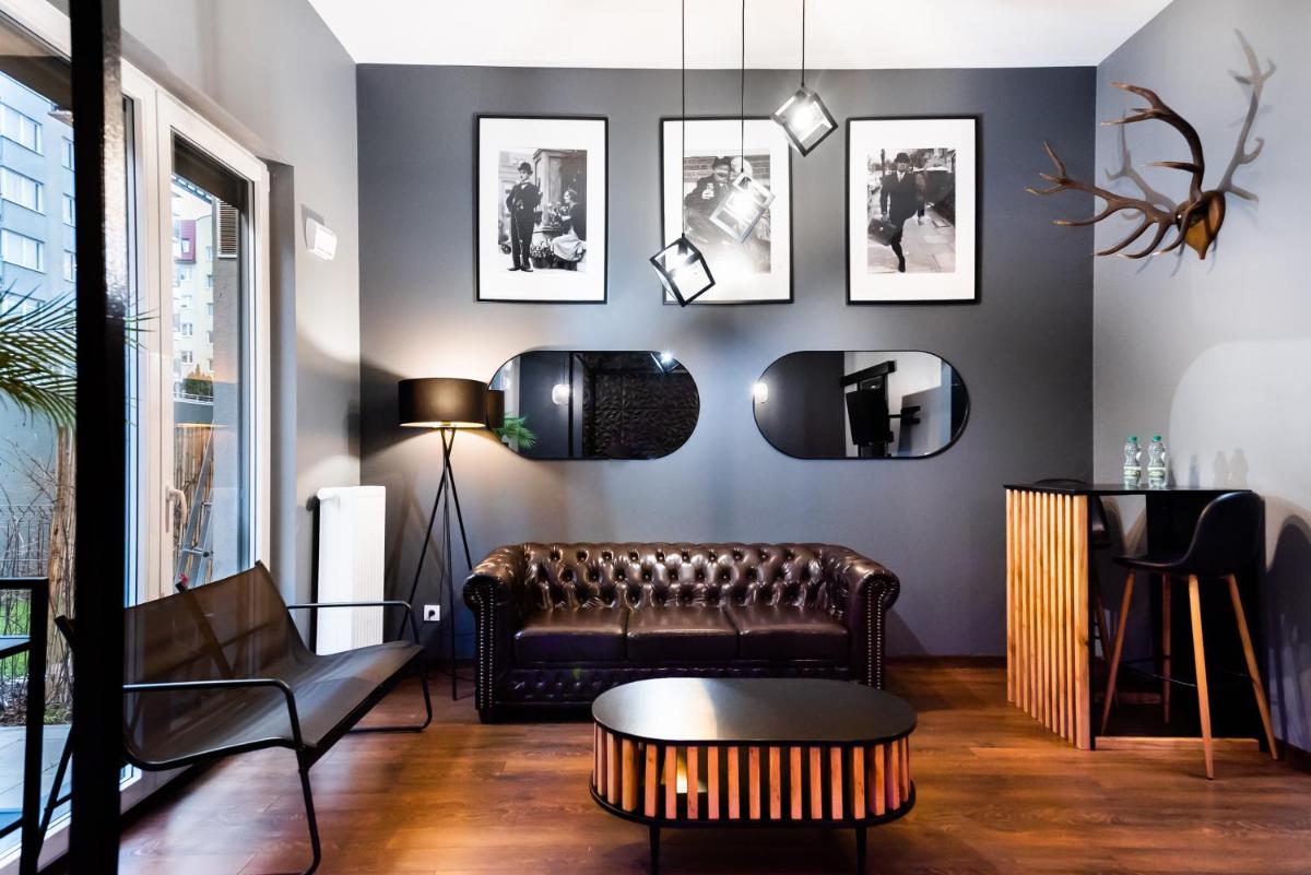 New Praga Ladies' & Gentlemen's Apartments