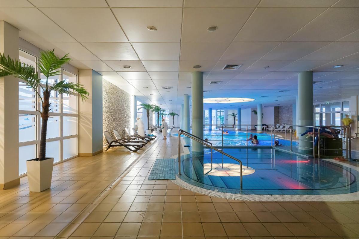 4Star Hotel with Pool - Pet-friendly Apartment by Noclegi Renters