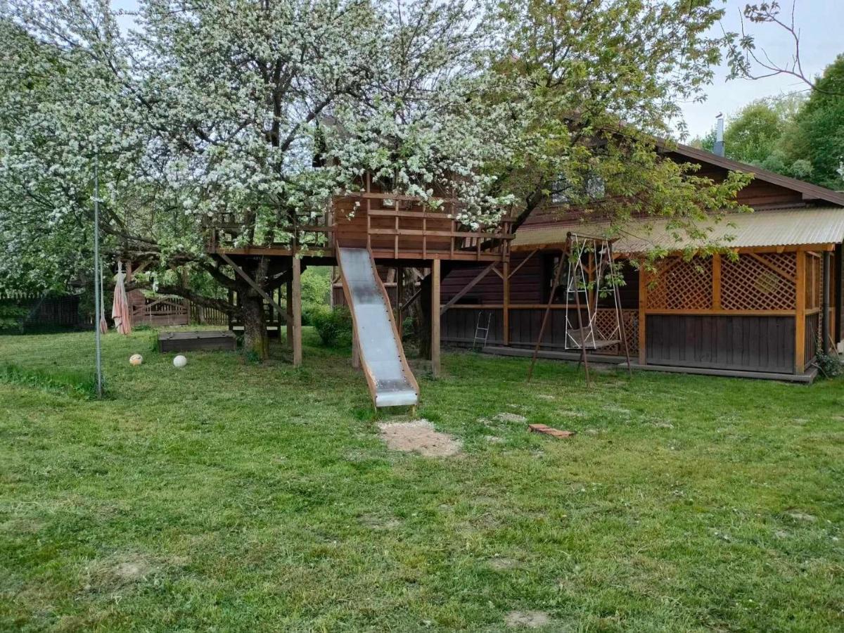 podkornutami
