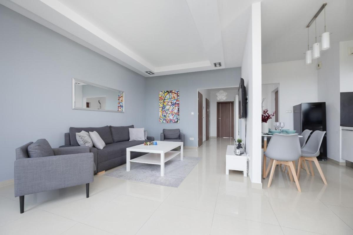 Przytulny Apartament dla 4 osob z Parkingiem by Noclegi Renters