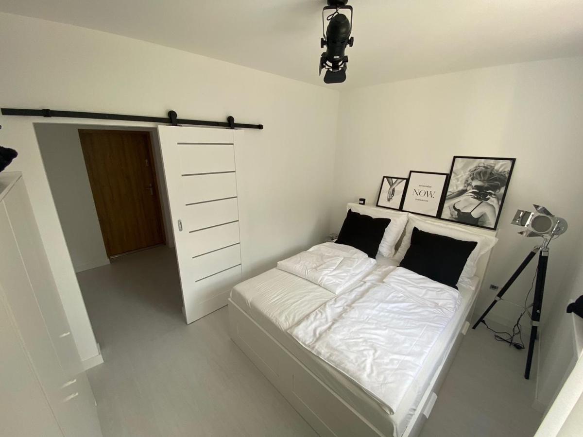 PRZYTULNY APARTAMENT Z KOMINKIEM PRZY JEZIORZE