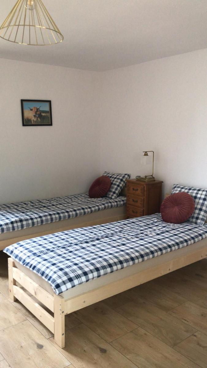 Siedlisko Barycz Kolonia, Dom całoroczny na wyłączność - 50 m2 6 osobowy z 2 pokojami, teren 2 hektary wśród lasów i łąk