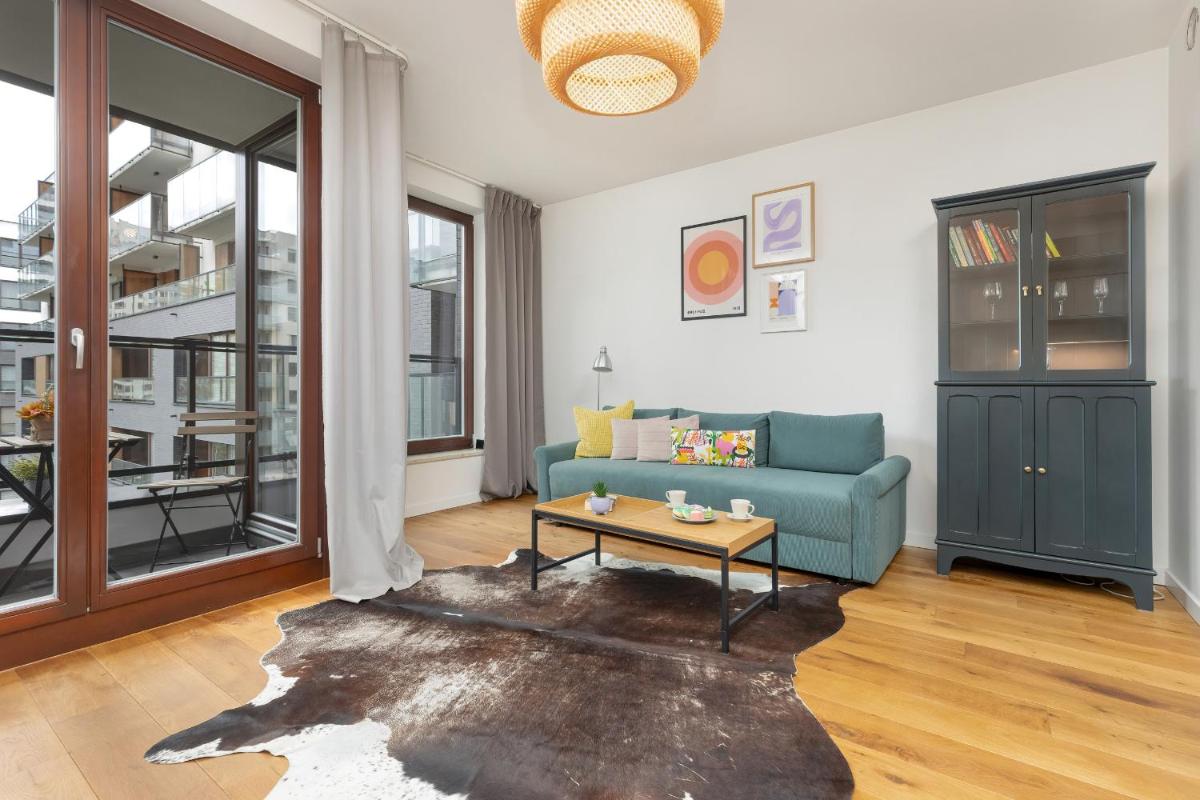 Siedmiogrodzka Air-conditioned Apartment with Balcony Wola by Noclegi Renters