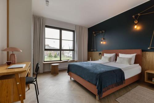 Solidarność Three Bedroom & Garden Apartment