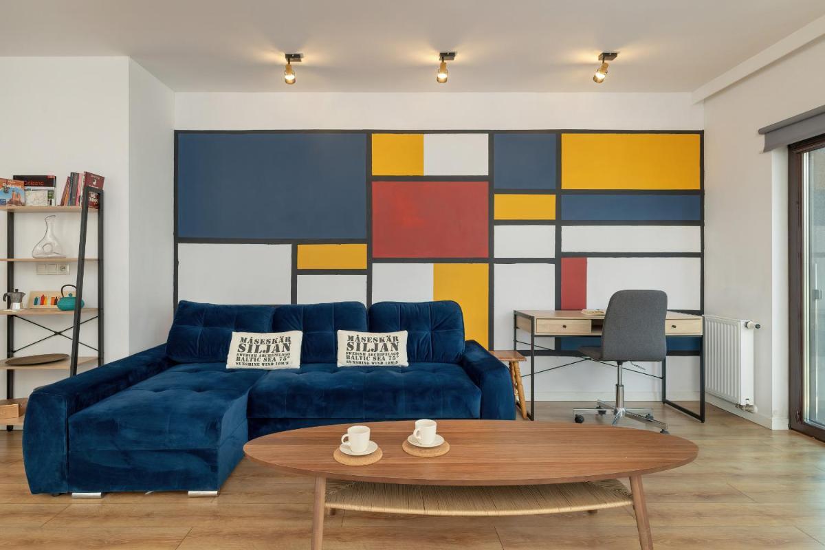 Solna Cracow Air-conditioned Apartment with Balcony by Noclegi Renters