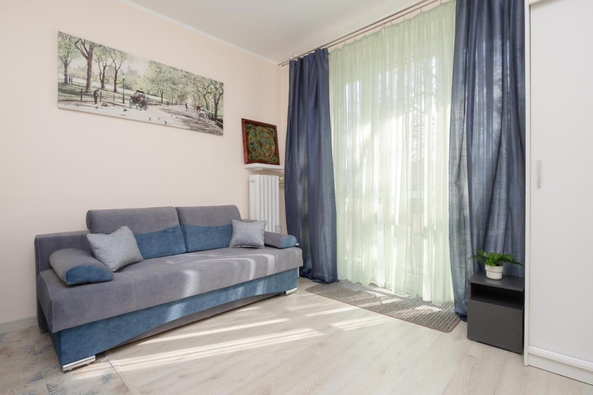 Studio with Balcony 180 m to the Royal Baths by Noclegi Renters
