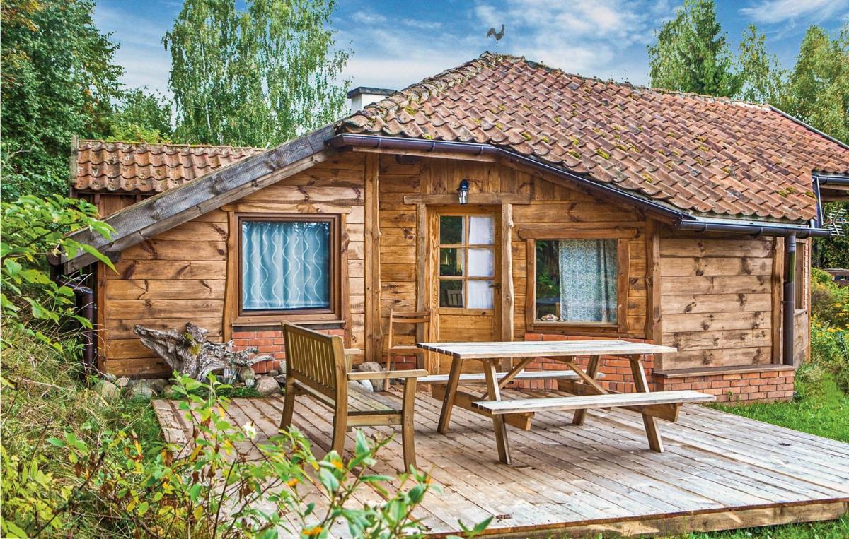 Awesome Home In Milakowo With Kitchenette