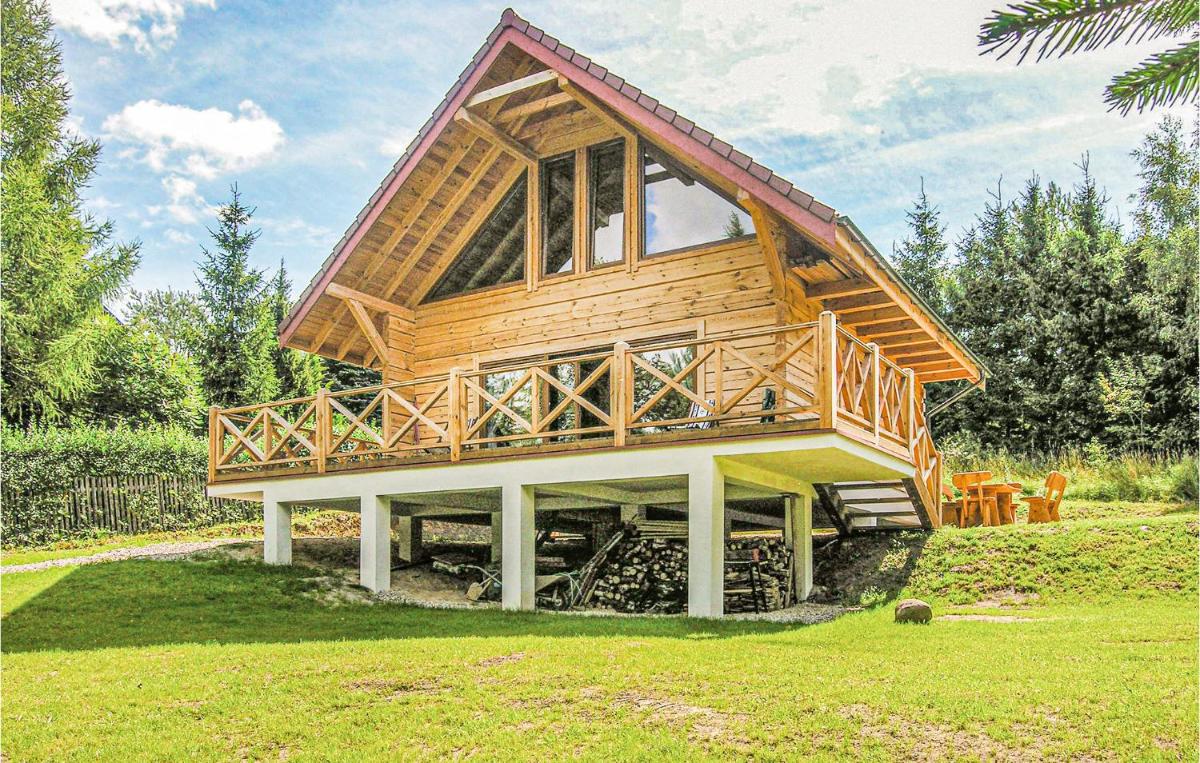 Cozy Home In Biskupiec With Kitchenette
