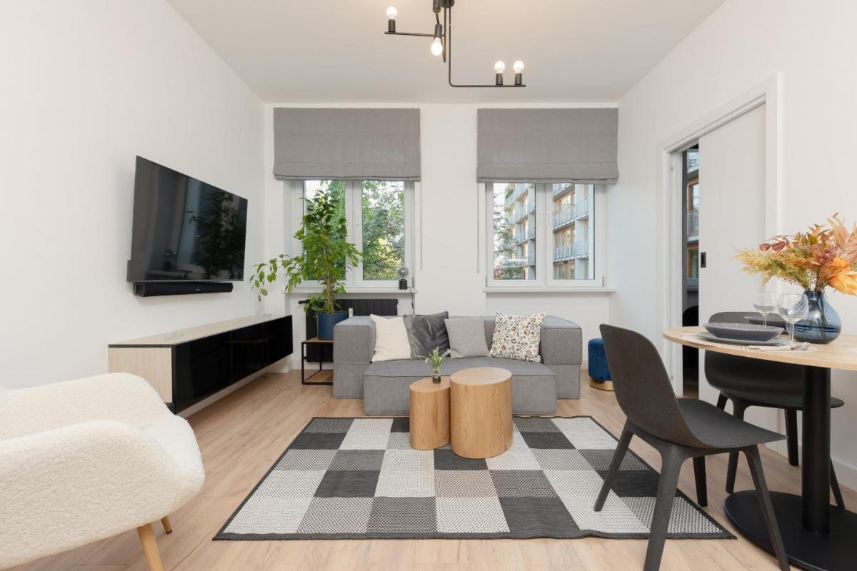 Warsaw Central Apartment 10 min walk from Palace of Culture & Science by Noclegi Renters