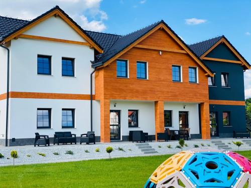 Wonder Home - Apartamenty Halo Karkonosze z ogrodem, sezonowym basenem, placem zabaw i widokiem na Śnieżkę - zlokalizowane blisko Karpacza