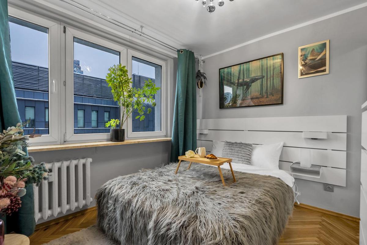 Central 2-Bedroom Apartment - Balcony, City View, Top Location - by Rentujemy